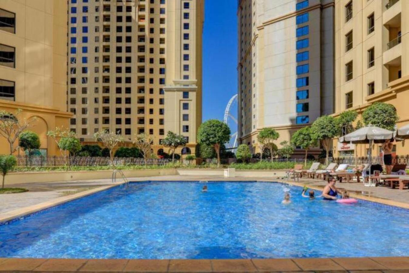 Moonlight Hostel Jbr - 2Min Walk To Jbr Beach - Gym - 2Min Metro Station - Poll Дубай Екстериор снимка