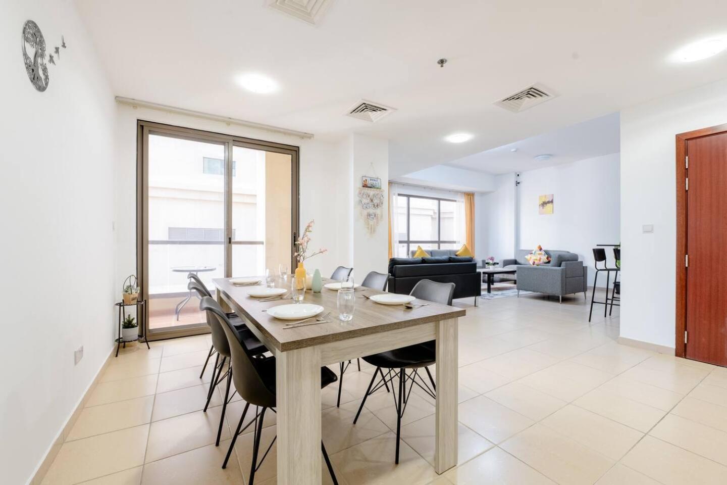 Moonlight Hostel Jbr - 2Min Walk To Jbr Beach - Gym - 2Min Metro Station - Poll Дубай Екстериор снимка